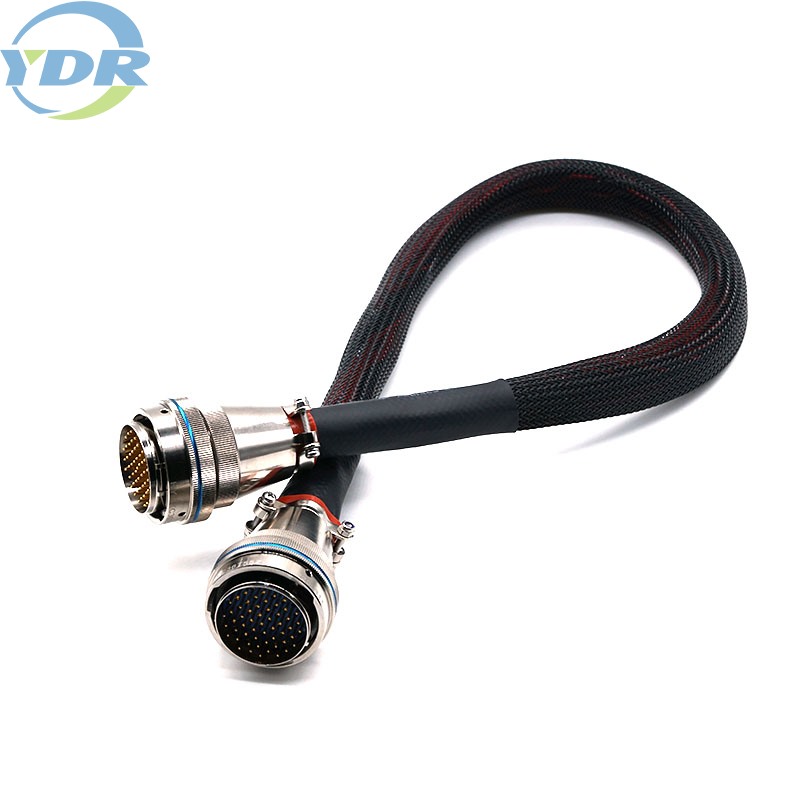 Какви са частите на конектора за проводник?